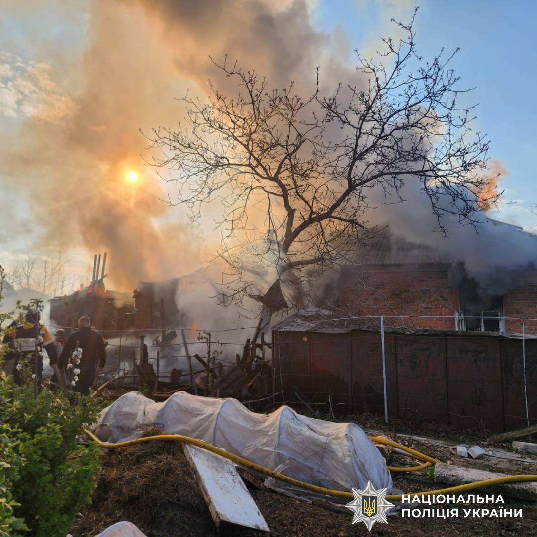 На фото зображені наслідки ворожих обстрілів