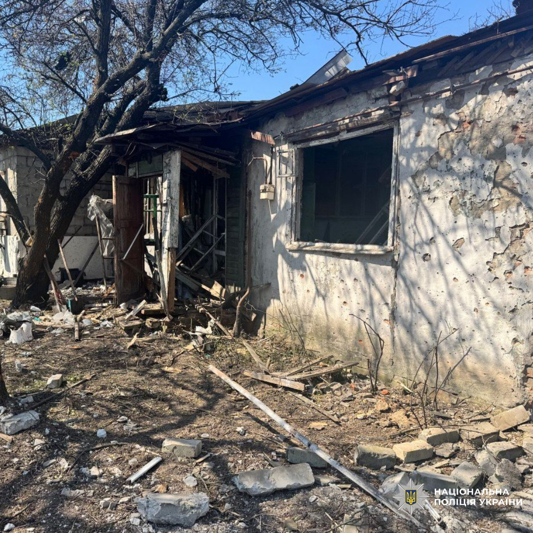 у Харкові поліція документує наслідки ворожого обстрілу