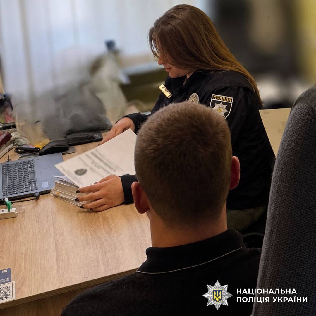 7 травня до поліції звернулася 31-річна мешканка району та повідомила про поранення її собаки.