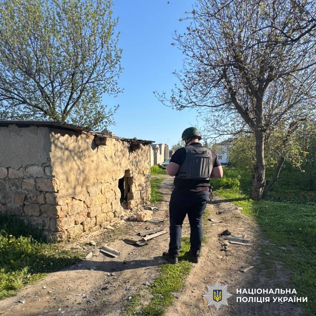 Внаслідок обстрілів росіян постраждали цивільні громадяни: на Харківщині поліцейські задокументували наслідки воєнних злочинів