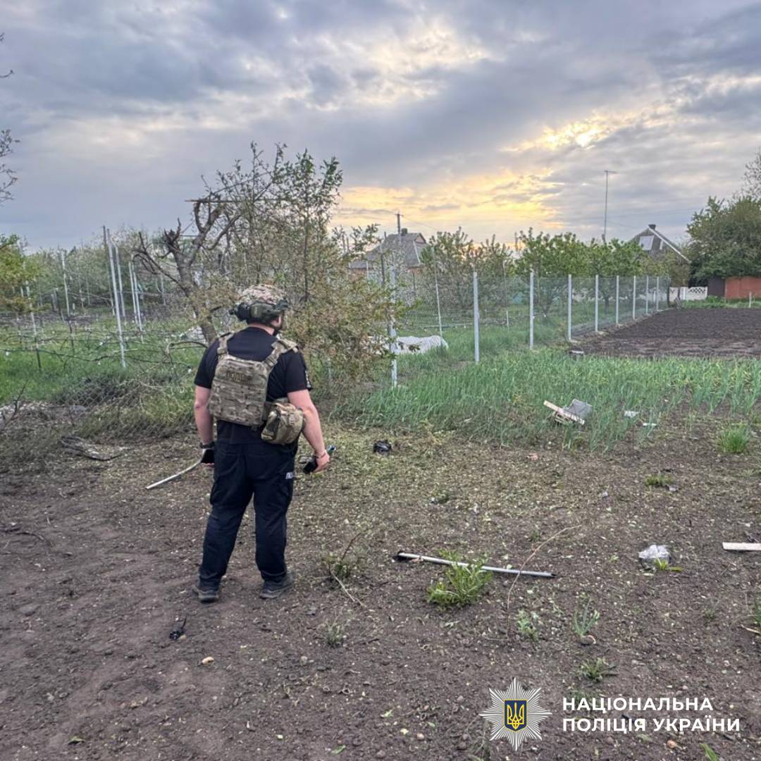 На фото зображено наслідки ворожого обстрілу