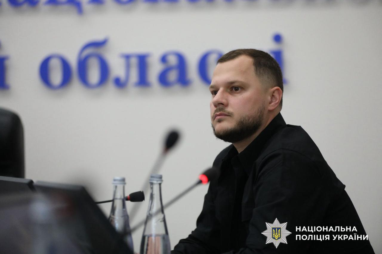 На фотографії зображено присутніх на представленні нового очільника поліції Київщини.
