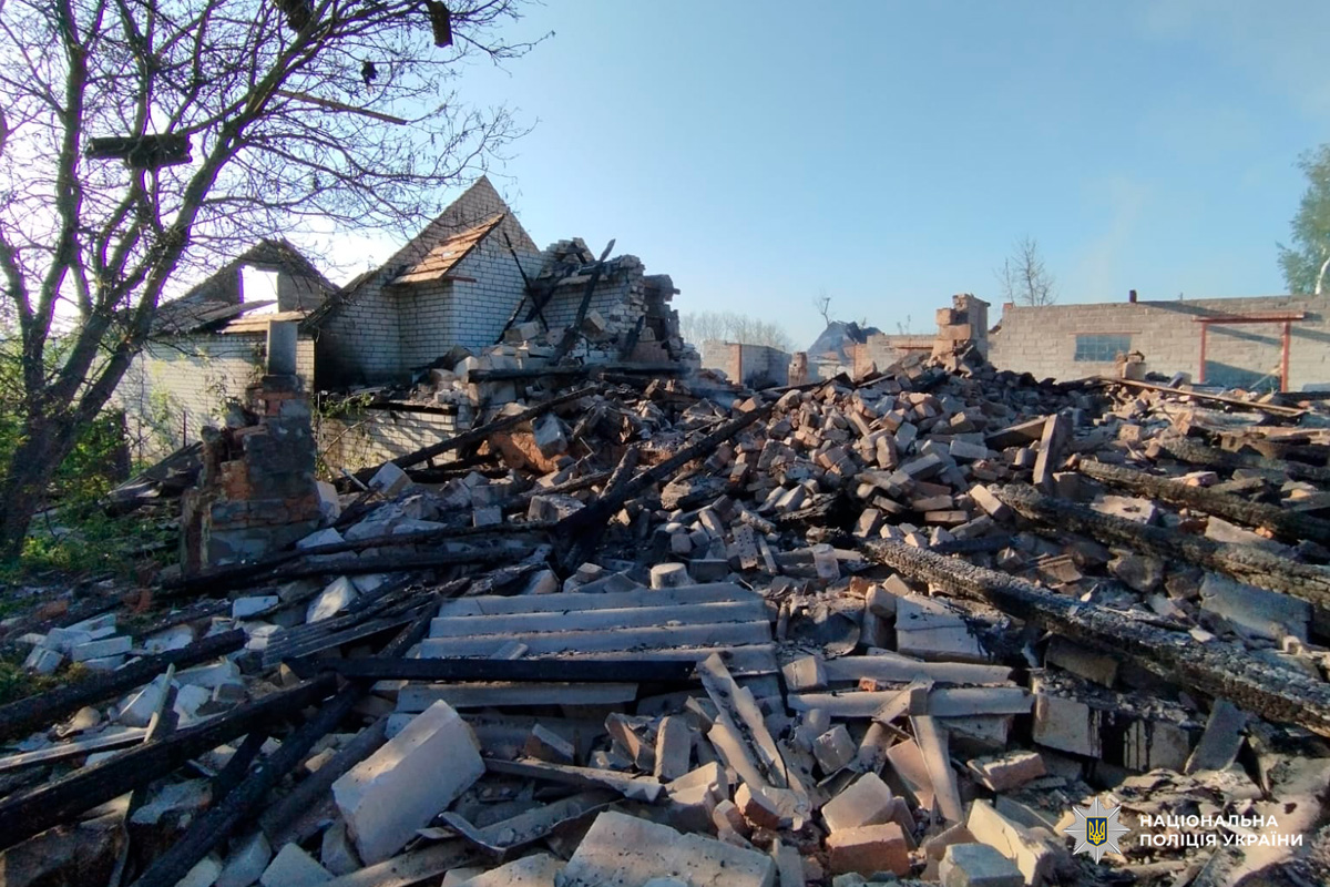 Внаслідок обстрілів росіян загинув чоловік, ще троє людей постраждали: на Харківщині поліцейські задокументували наслідки воєнних злочинів