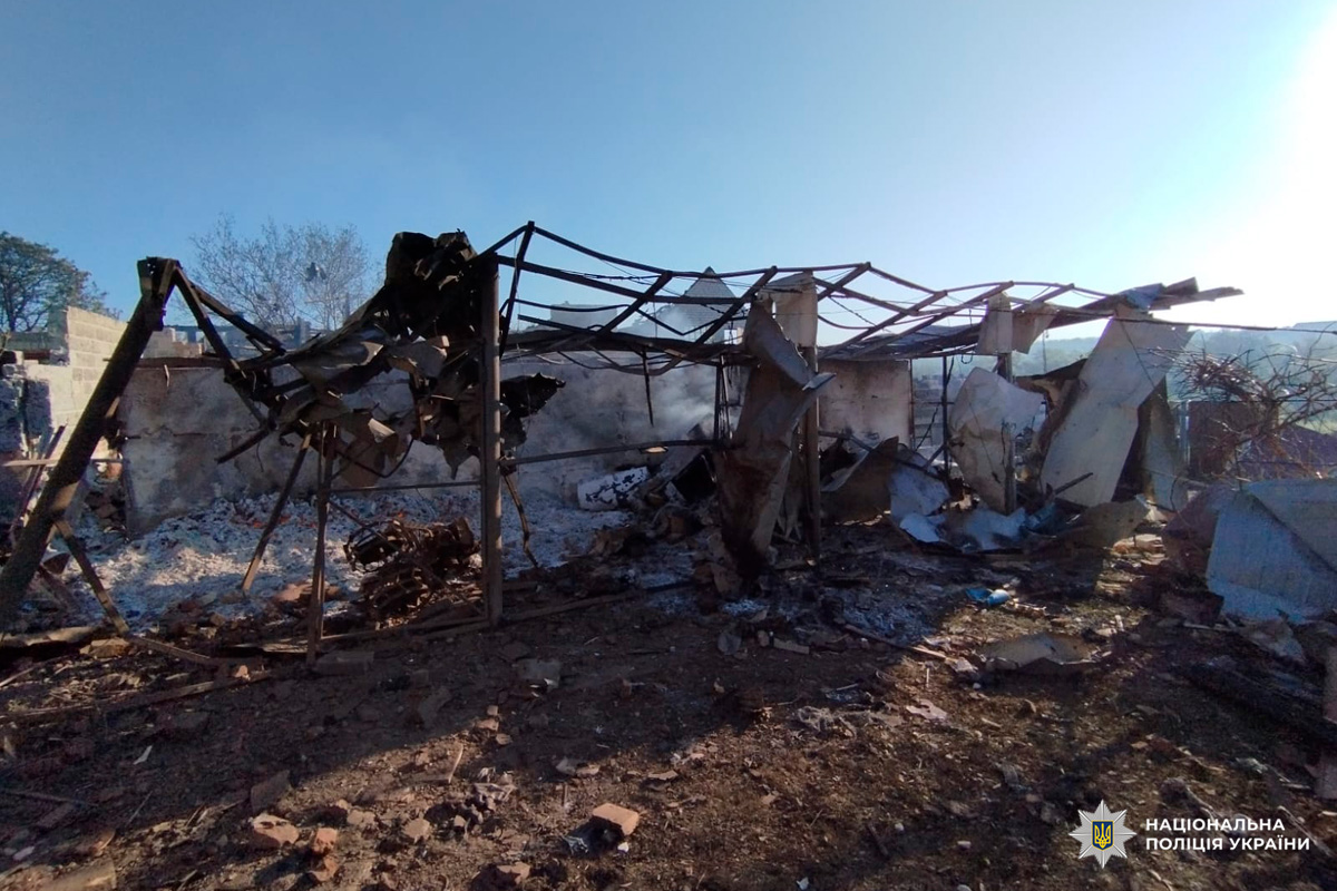 Внаслідок обстрілів росіян загинув чоловік, ще троє людей постраждали: на Харківщині поліцейські задокументували наслідки воєнних злочинів