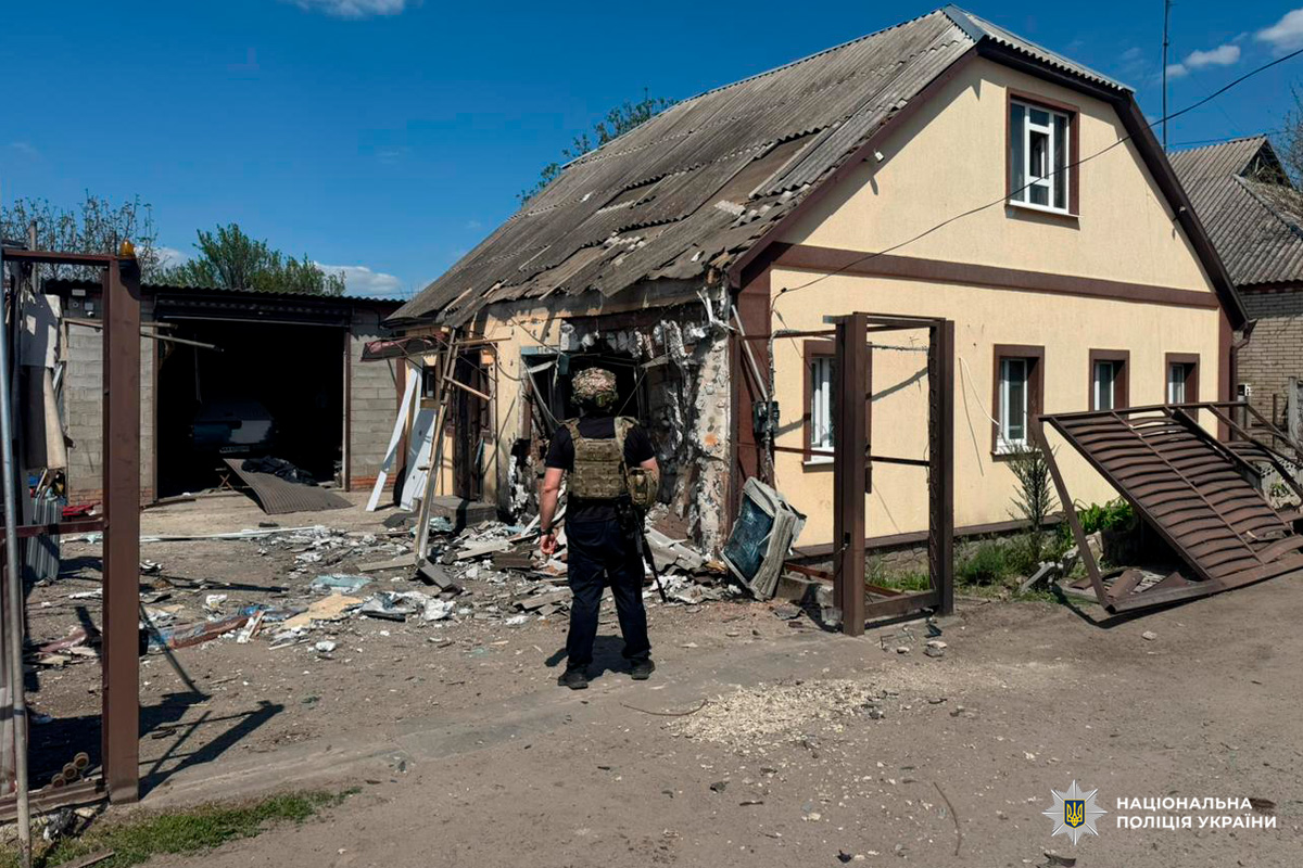 Внаслідок обстрілів росіян загинув чоловік, ще троє людей постраждали: на Харківщині поліцейські задокументували наслідки воєнних злочинів