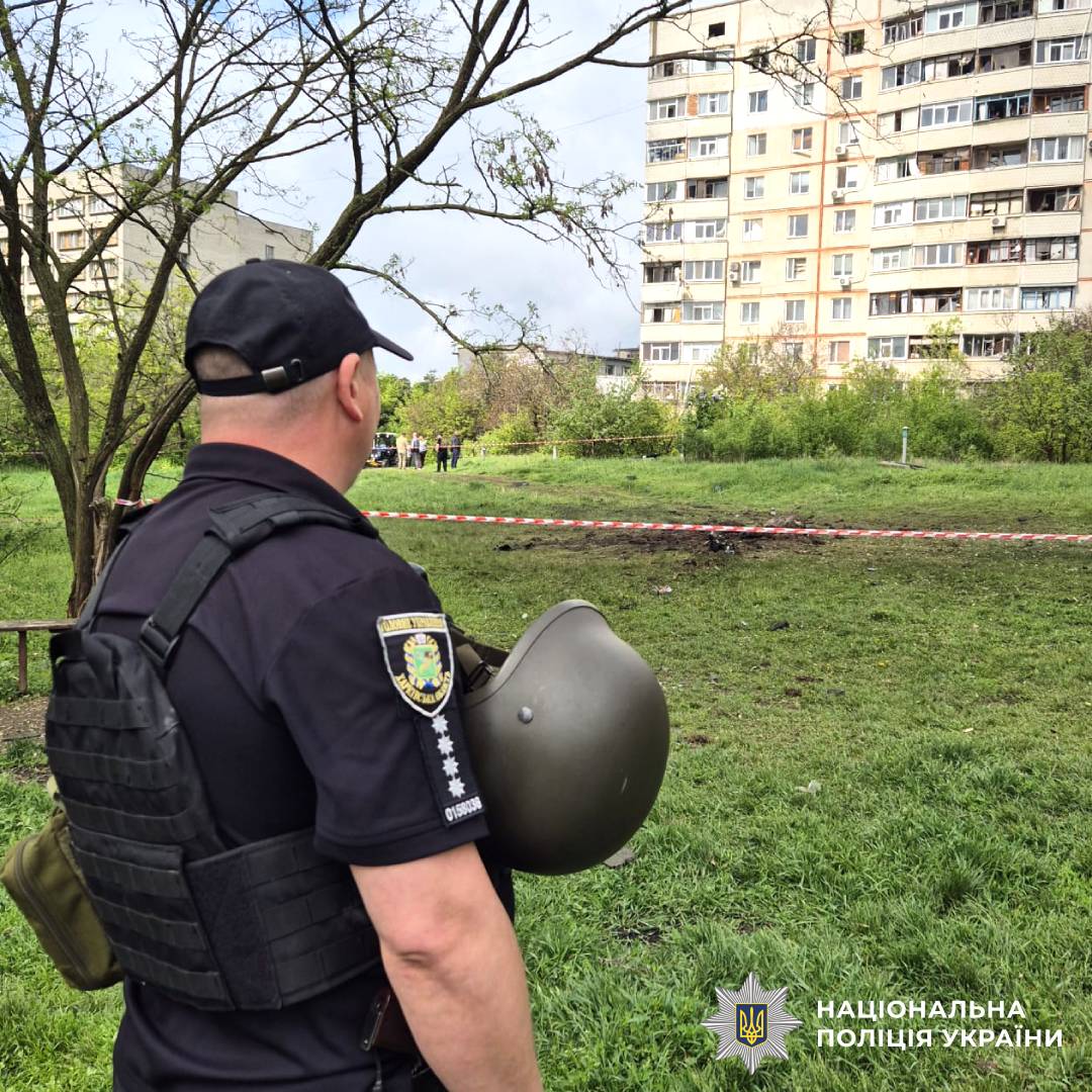 На фото зображені наслідки ворожого обстрілу