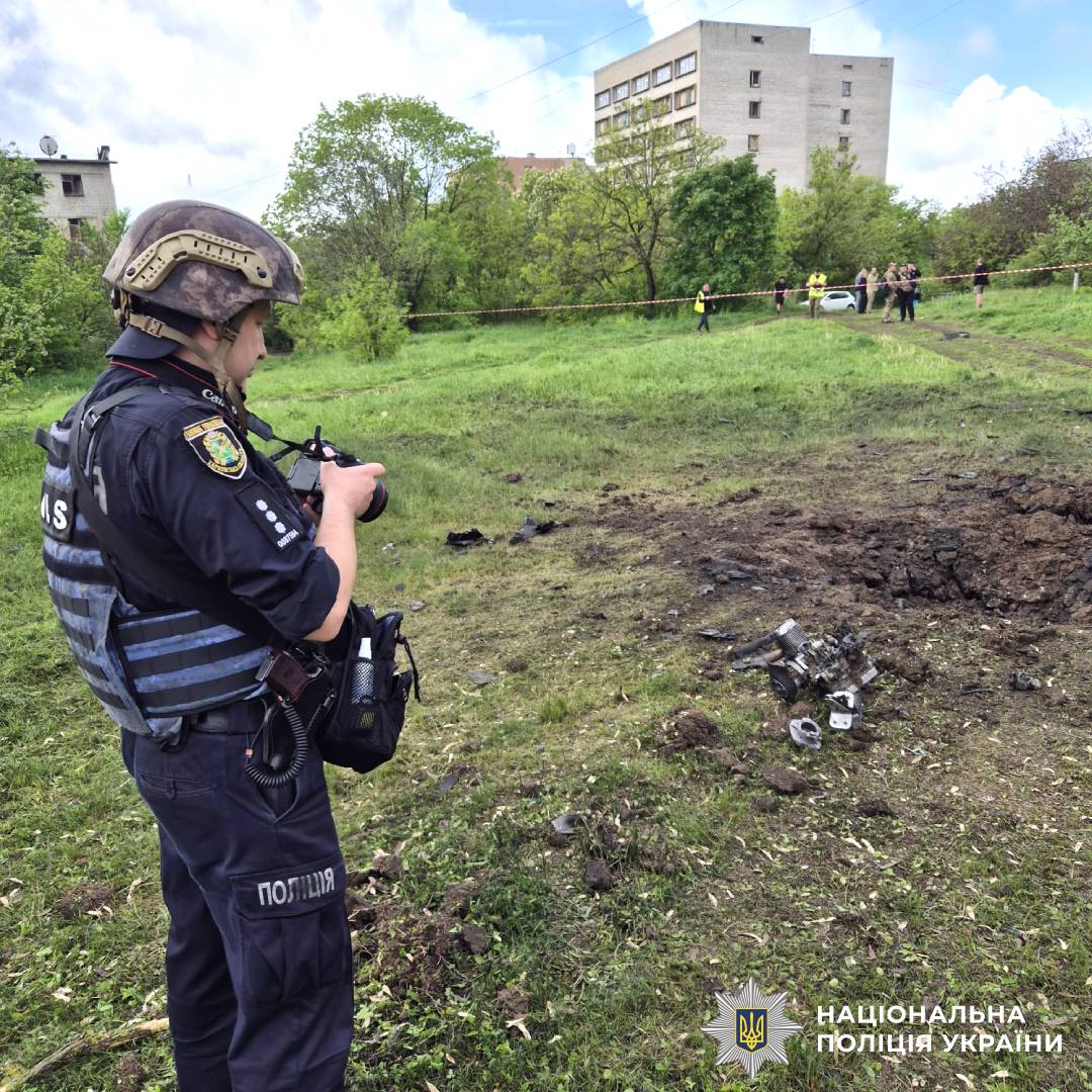 На фото зображені наслідки ворожого обстрілу