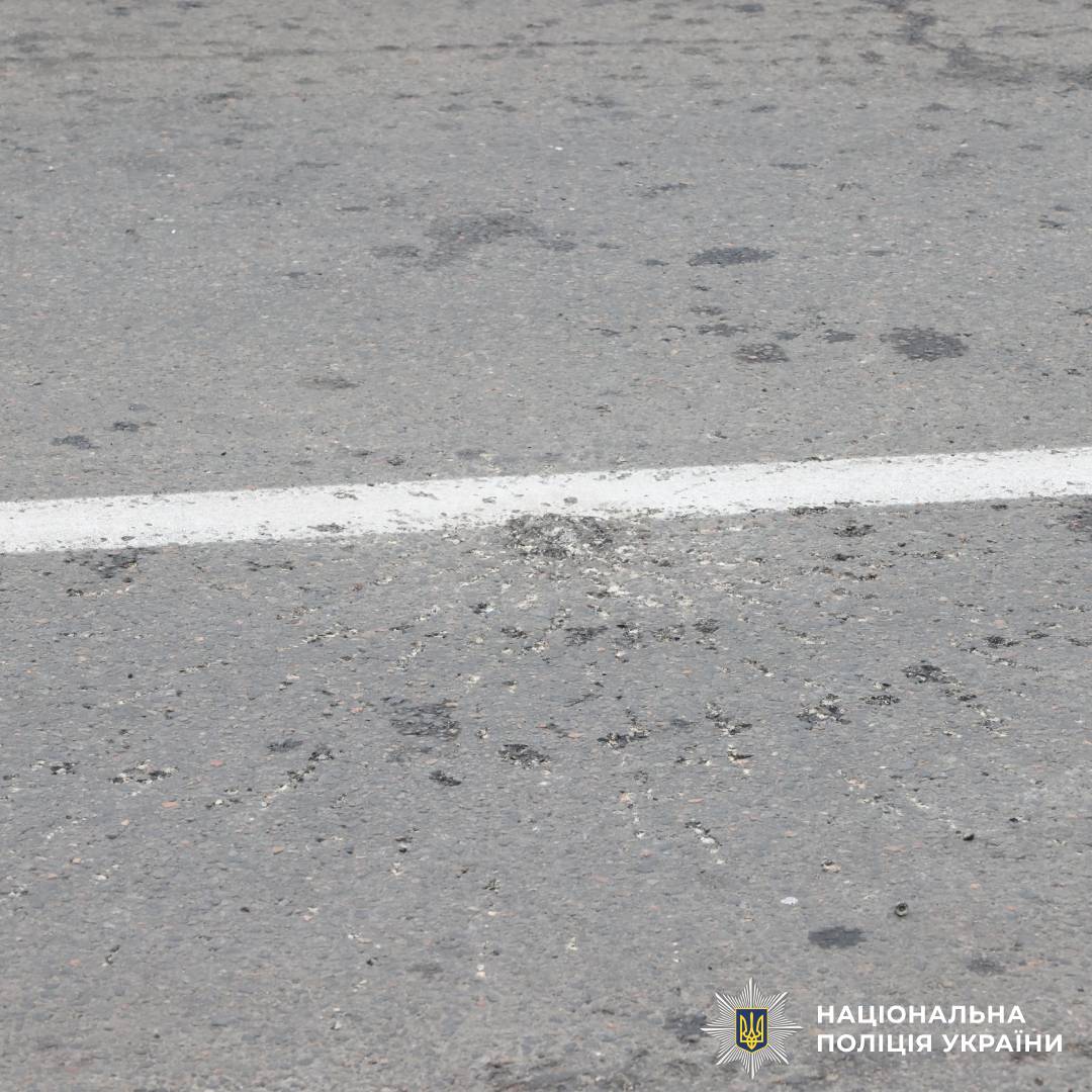 На фото зображені наслідки ворожого обстрілу