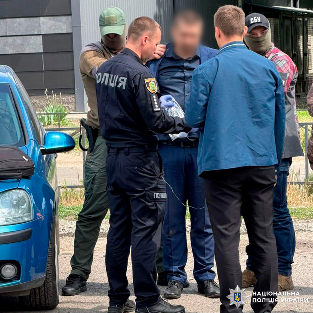 Вимагав гроші за «вирішення питання» у суді: на Харківщині поліцейські викрили адвоката у зловживанні впливом