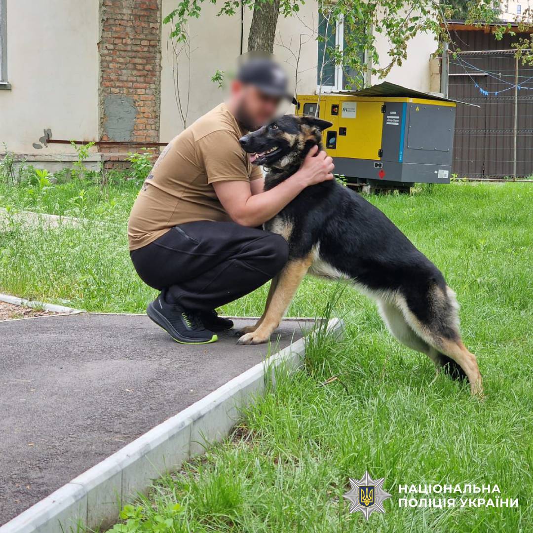 Психологи та кінологи поліції Харківщини провели каністерапію для поранених захисників, які нині проходять лікування та реабілітацію