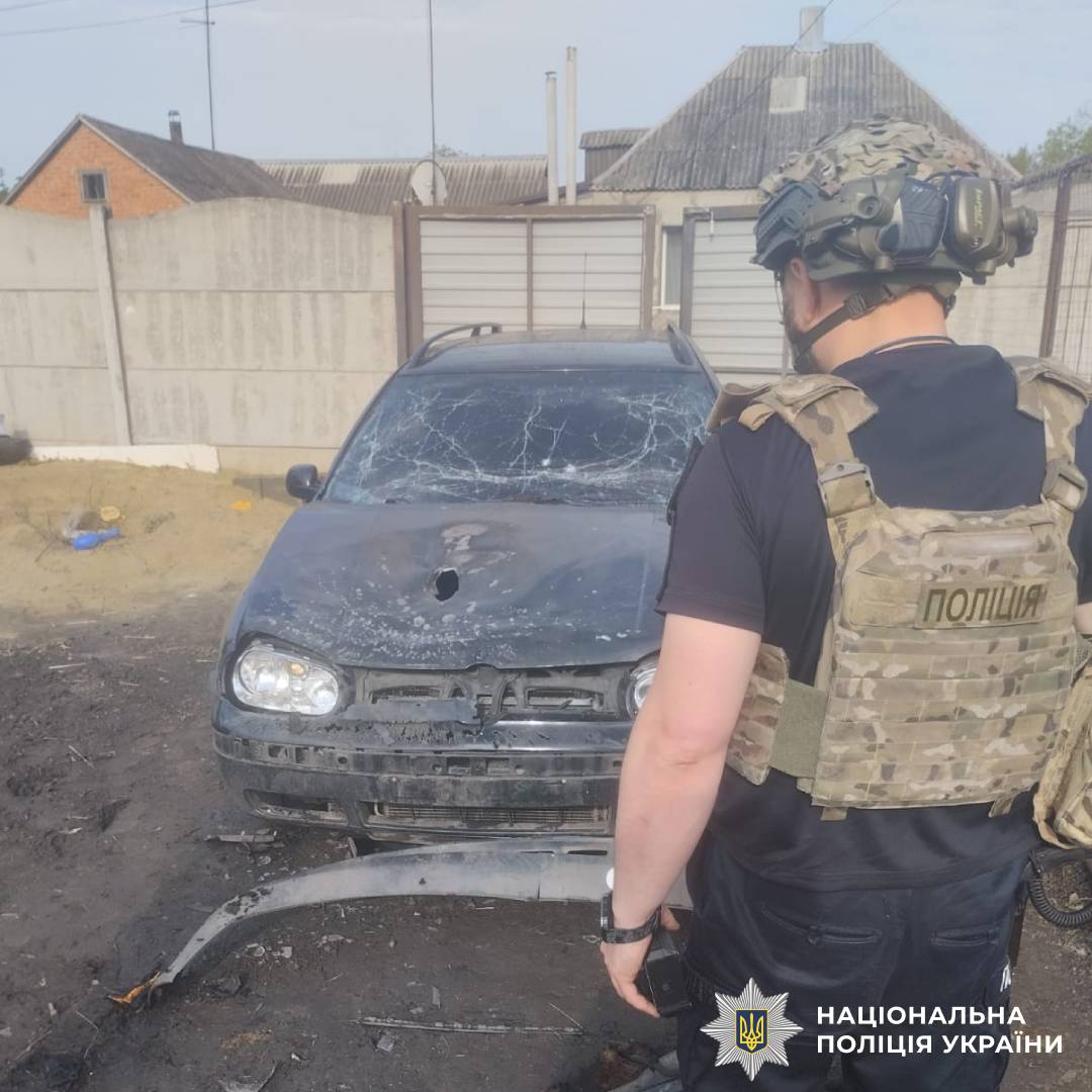 На фото зображені наслідки ворожого обстрілу