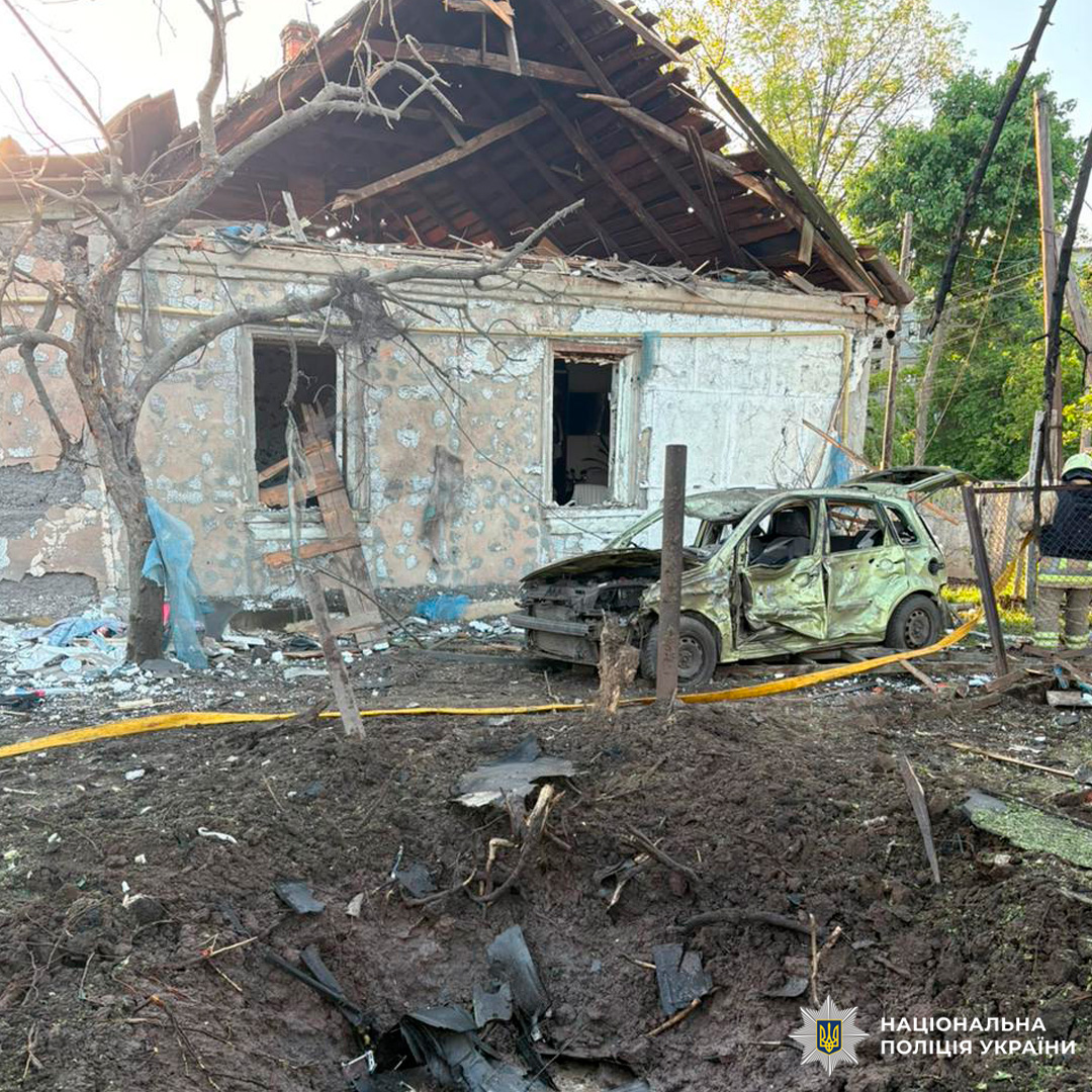 Дві людини загинули, є постраждалі: поліцейські документують наслідки воєнних злочинів на Харківщині