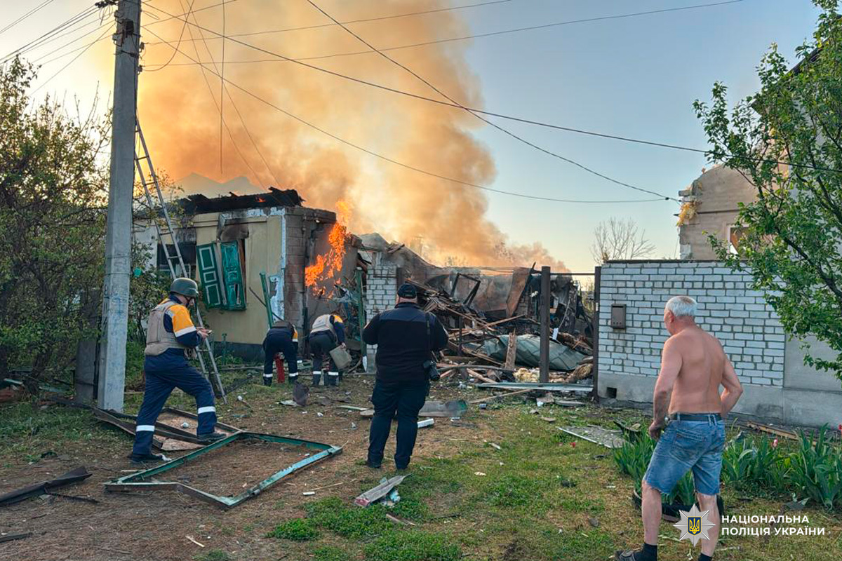 Дві людини загинули, є постраждалі: поліцейські документують наслідки воєнних злочинів на Харківщині