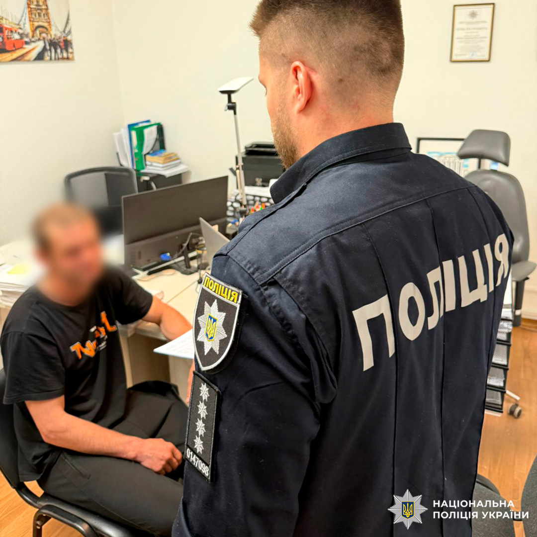Завдав державі понад 100 тисяч гривень збитків: поліцейські Харківщини повідомили про підозру чоловіку у незаконній порубці лісу
