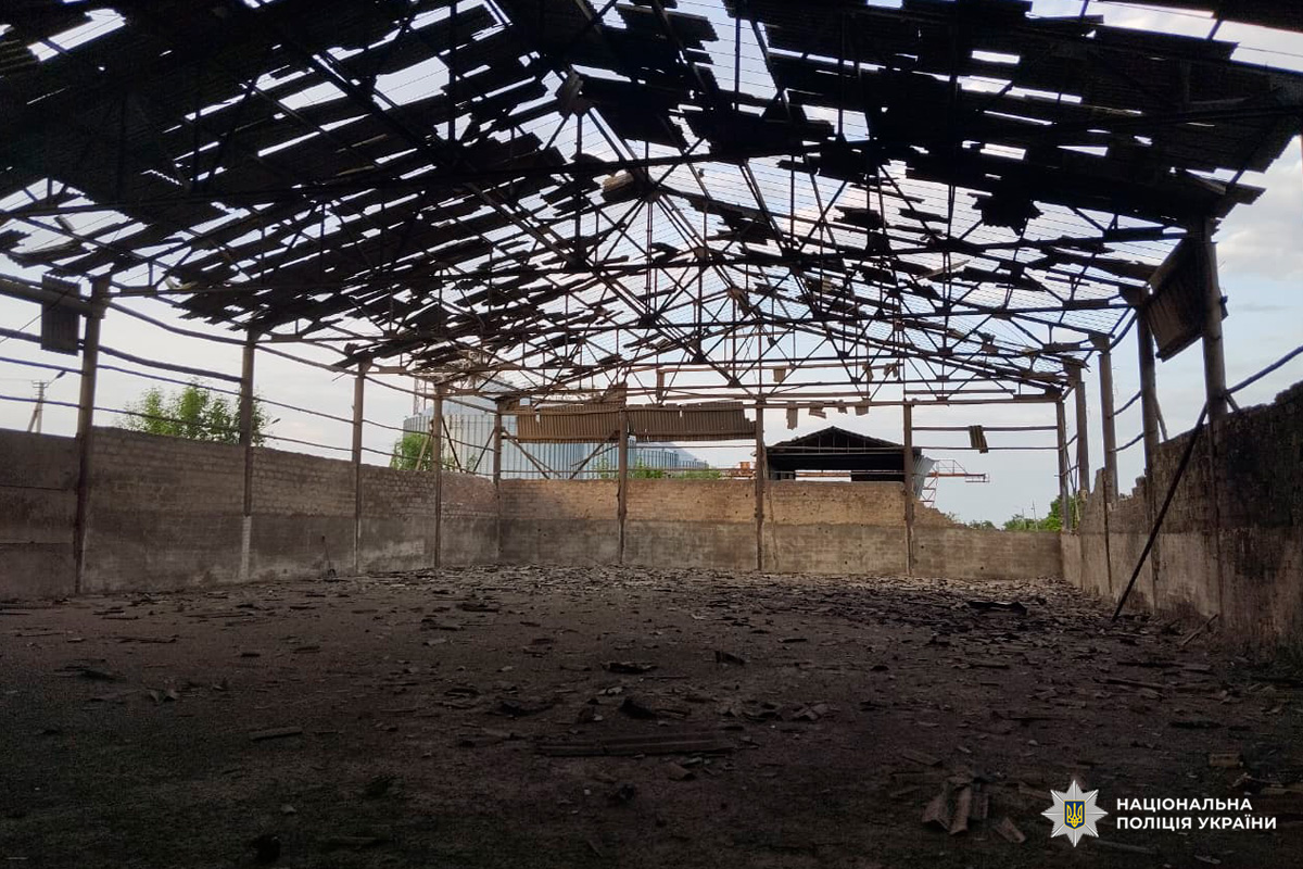 Одна людина загинула, ще шестеро постраждали: на Харківщині поліцейські задокументували наслідки воєнних злочинів