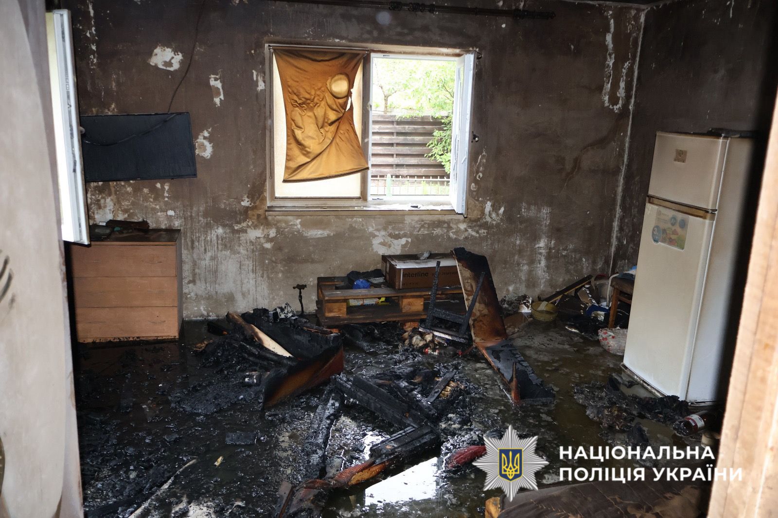 На фото зображені наслідки пожежі.