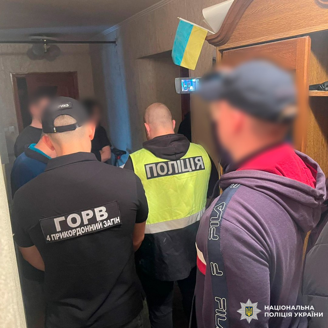 Підпільні цехи та мільйонні прибутки: на Харківщині поліцейські провели масштабну спецоперацію проти нелегального тютюнового бізнесу