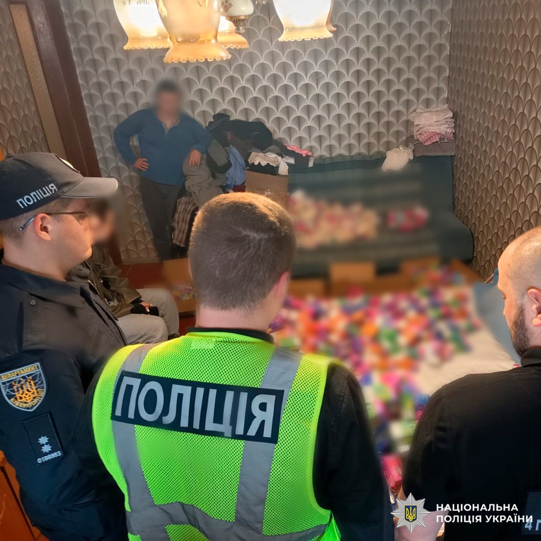 Підпільні цехи та мільйонні прибутки: на Харківщині поліцейські провели масштабну спецоперацію проти нелегального тютюнового бізнесу