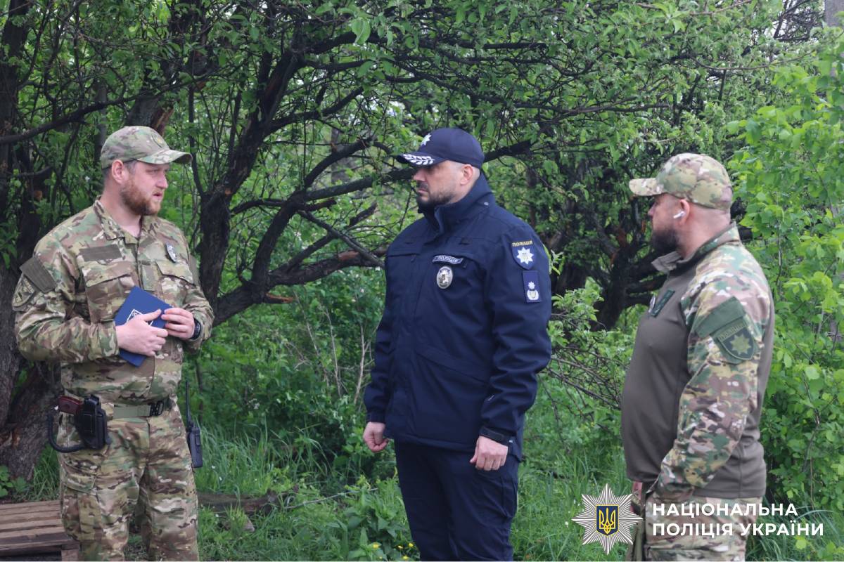 Поліцейські на захисті неба: начальник поліції Харківщини відвідав бійців роти безпілотних систем