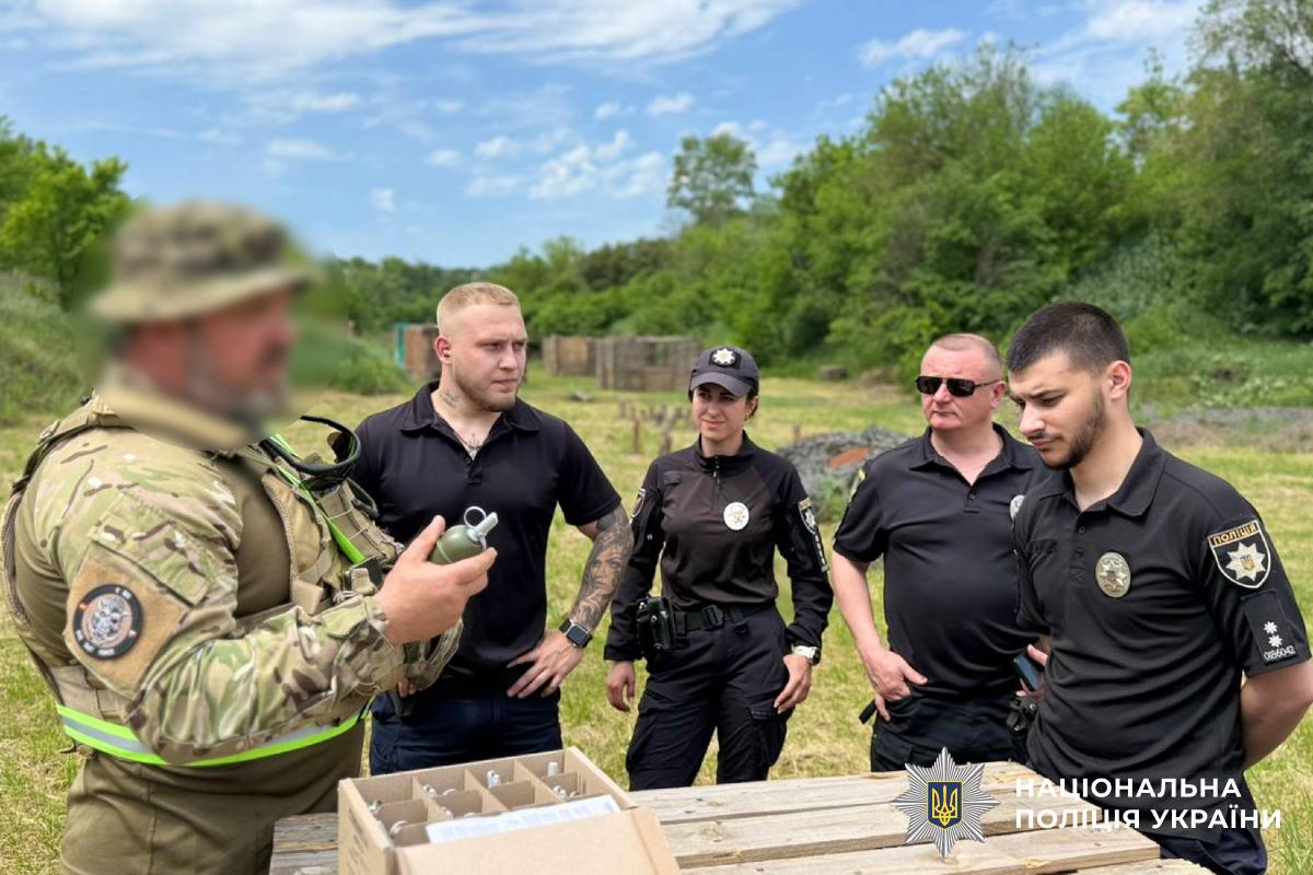 Точність, витримка, готовність діяти: поліцейські Берестинщини  вдосконалюють навички вогневої підготовки