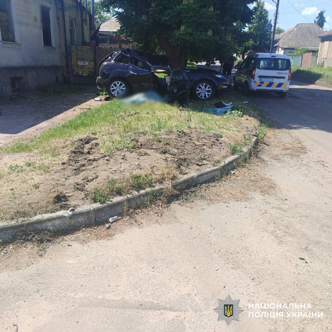 Одна людина загинула, є постраждалий: поліцейські встановлюють обставини ДТП у Чугуївському районі