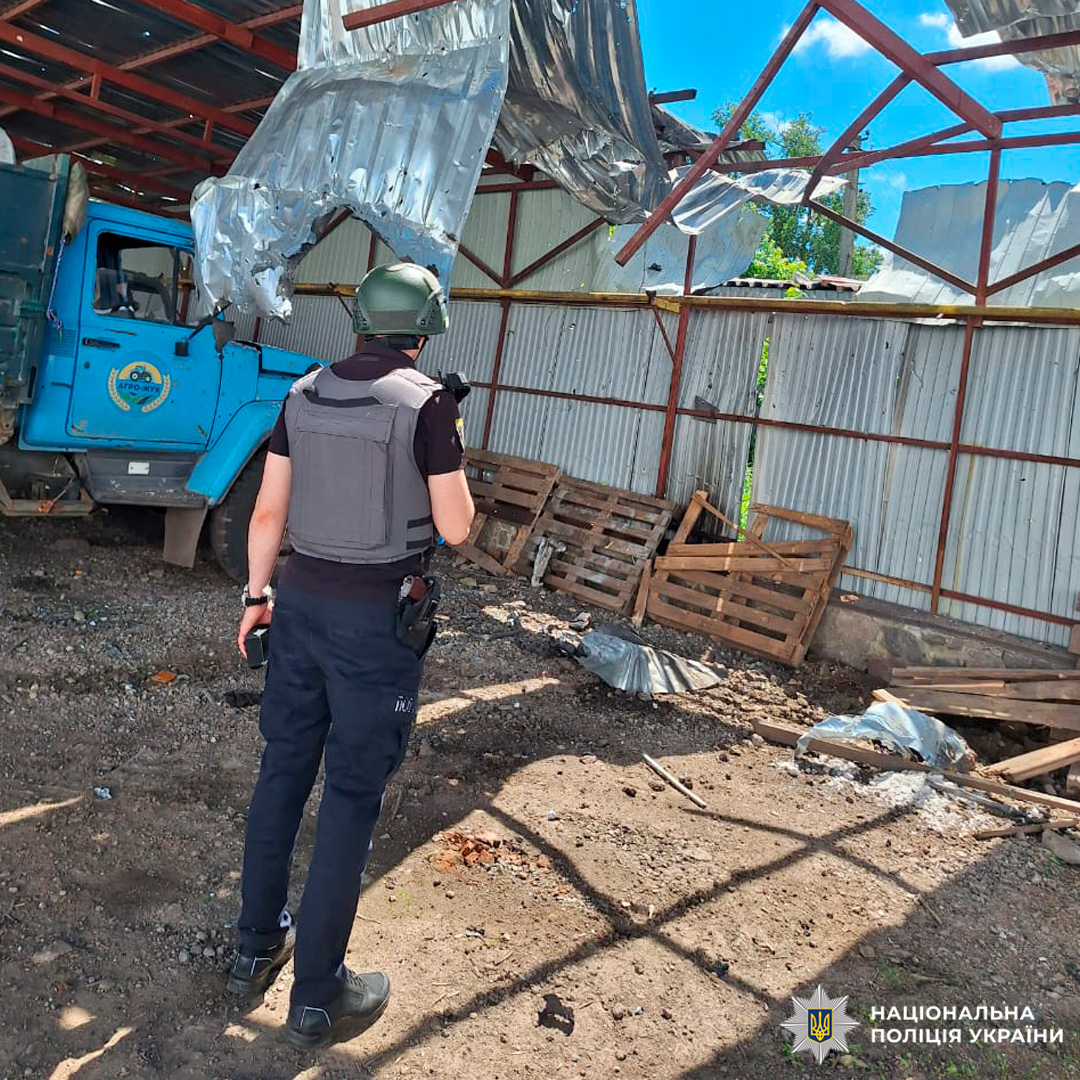 Постраждали 18 цивільних громадян, серед яких дитина: поліцейські задокументували наслідки воєнних злочинів на Харківщині
