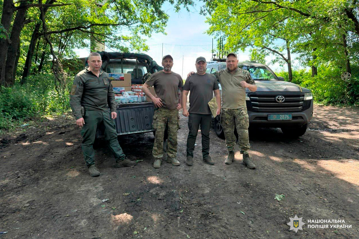 Разом до Перемоги: поліцейські Харківщини передали допомогу військовослужбовцям