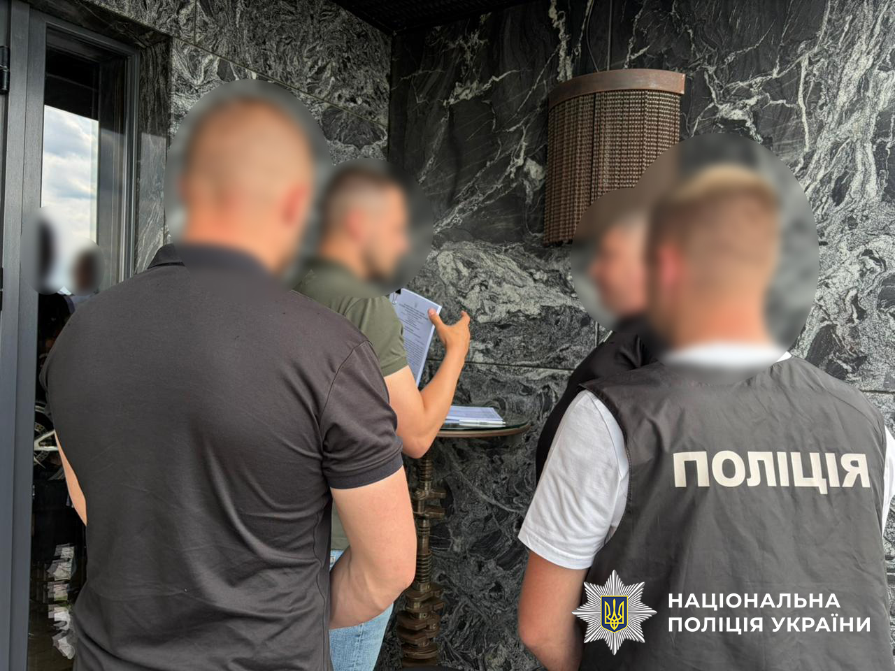 На Закарпатті викрили посадовців РТЦК та СП, які вносили фіктивні дані