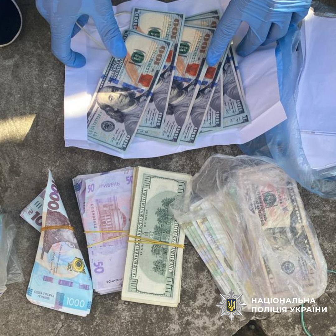 Поліція Харківщини викрила чоловіка та його «схему» легалізації іноземців через псевдошлюби
