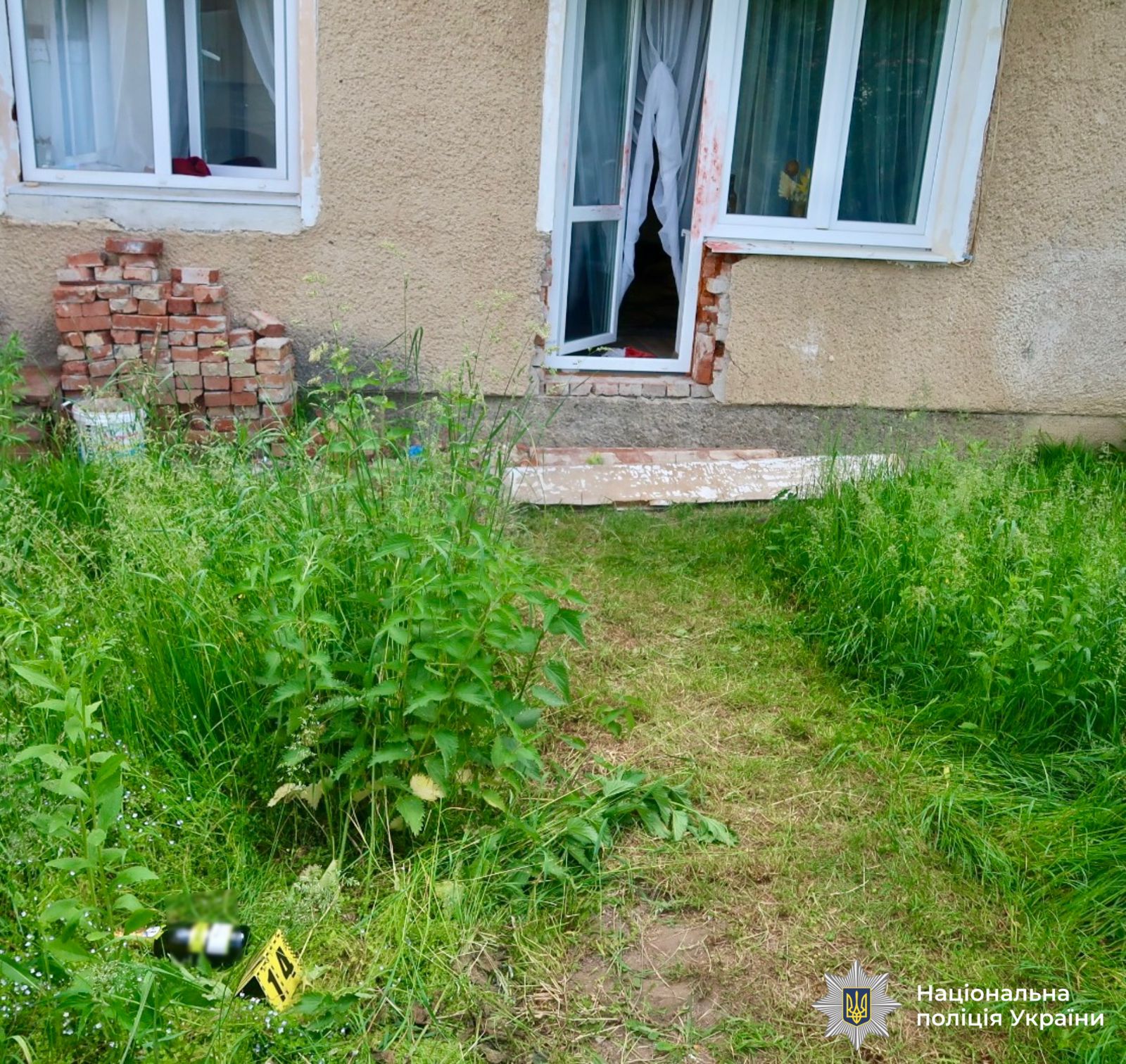 Правоохоронці провели першочергові слідчі дії, опитали заявницю, свідків та оперативно встановили обставини трагедії.