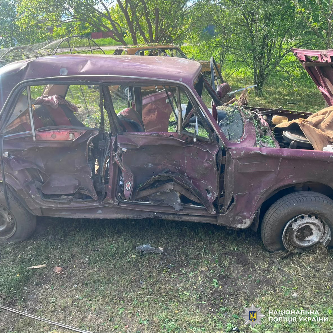 Дві людини загинули, ще четверо постраждали: поліцейські документують наслідки ударів окупантів по Харківщині