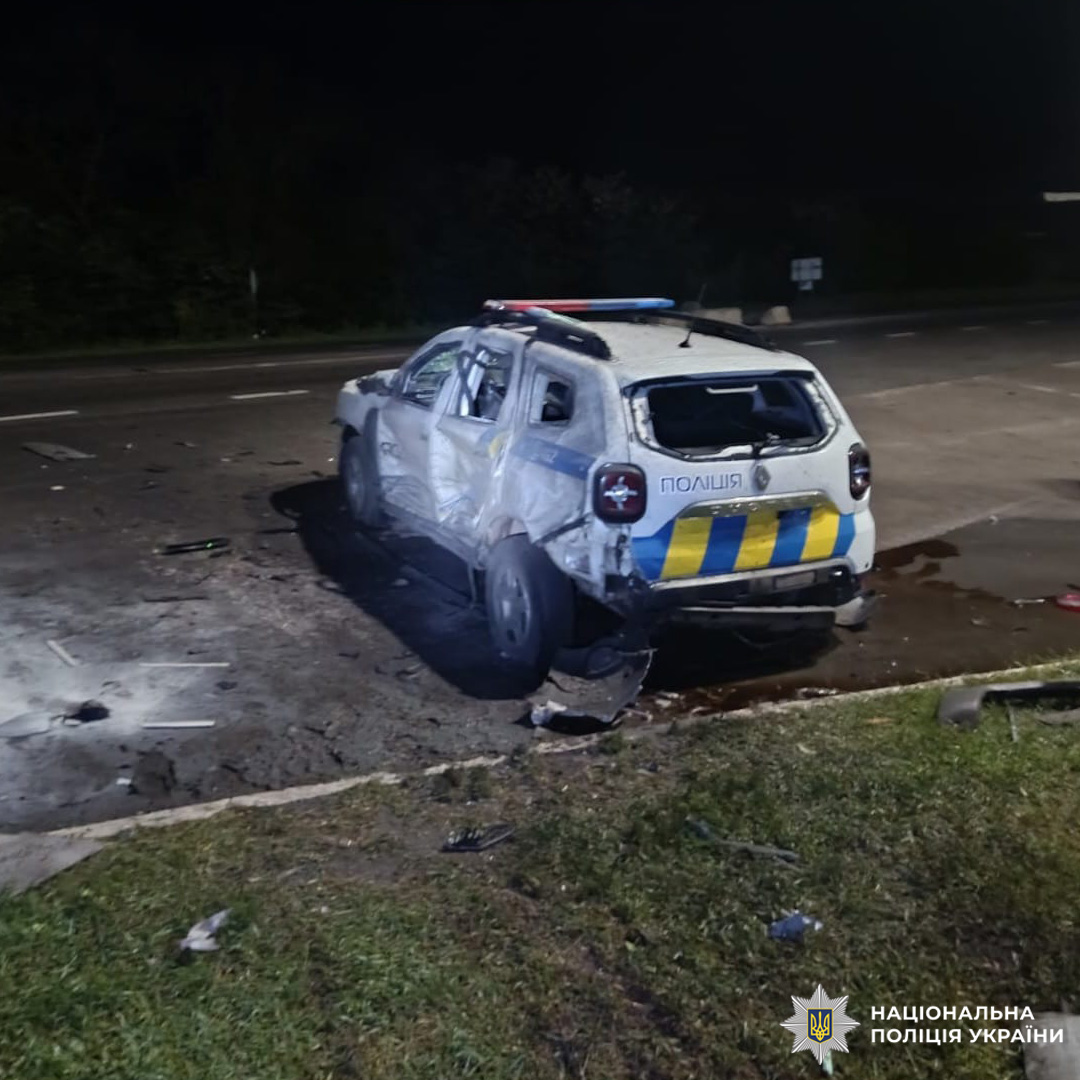 Поранено двох поліцейських: поліція документує наслідки ворожого удару БпЛА по Чугуївщині