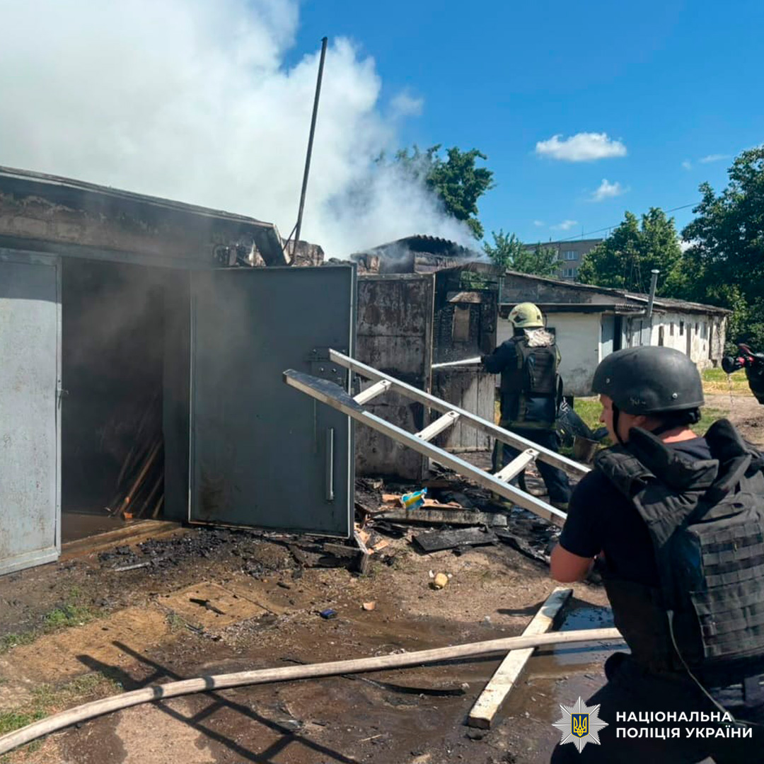 На Чугуївщині внаслідок атаки БпЛА поранено місцеву мешканку: поліція документує наслідки ворожого удару