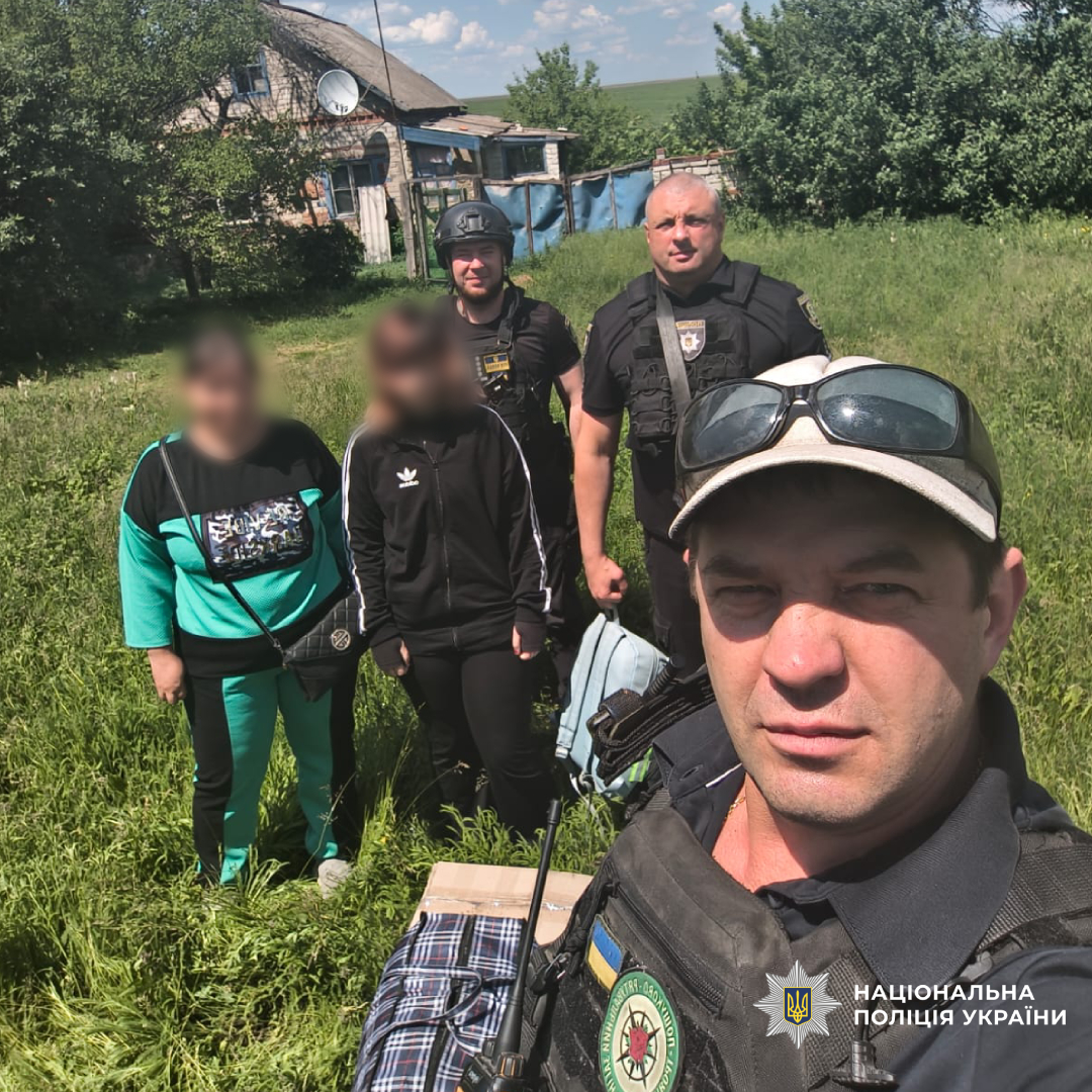 Поліцейські Куп’янщини евакуювали з небезпечних територій п’ятьох людей та врятували тварин
