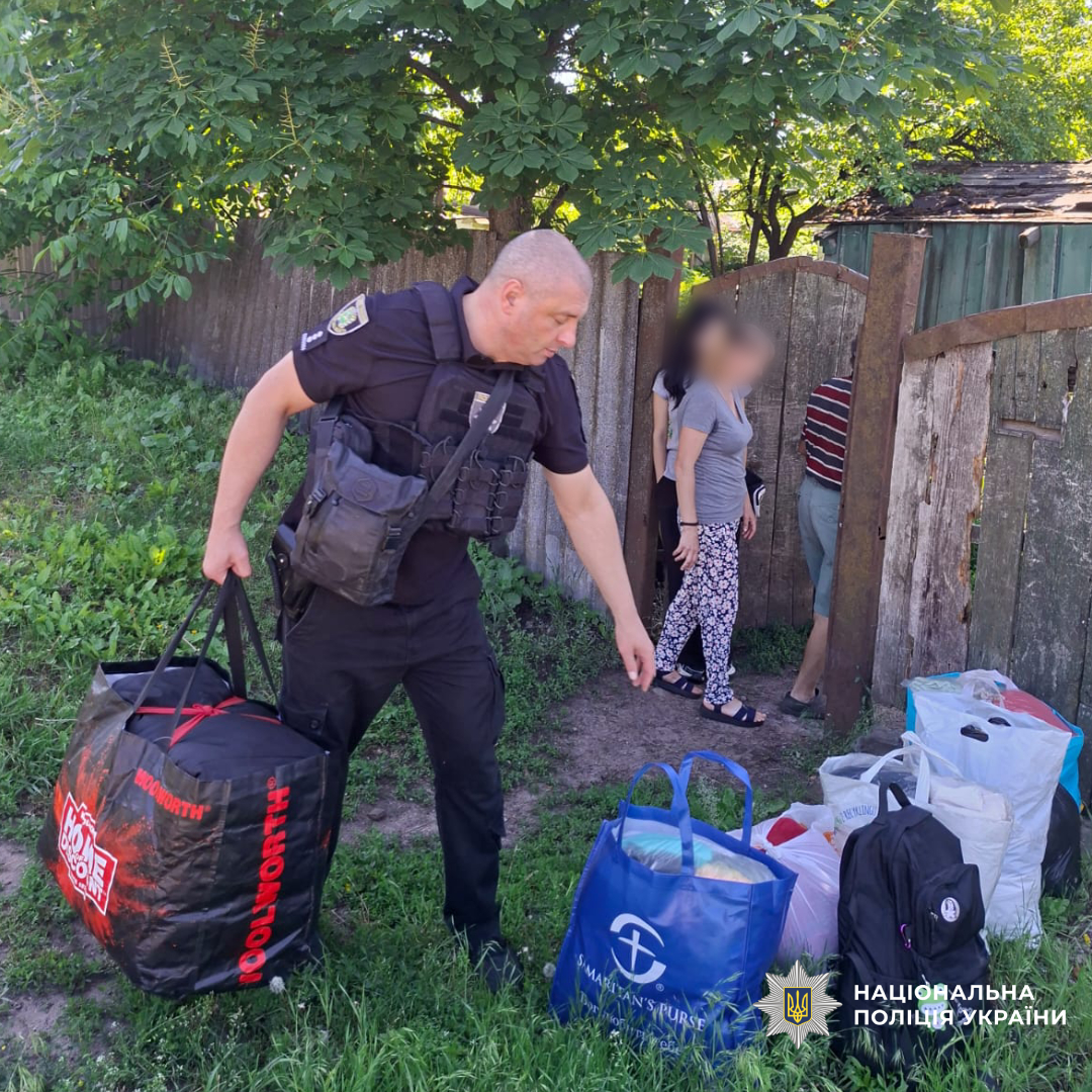 Поліцейські Куп’янщини евакуювали з небезпечних територій п’ятьох людей та врятували тварин