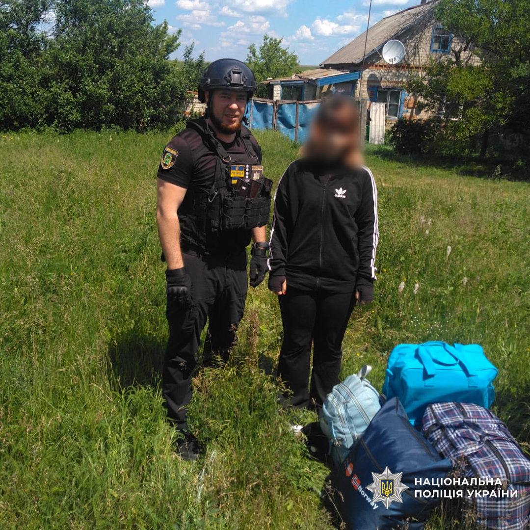 Поліцейські Куп’янщини евакуювали з небезпечних територій п’ятьох людей та врятували тварин