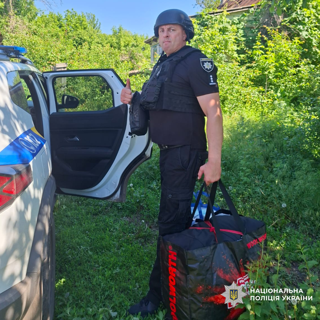 Поліцейські Куп’янщини евакуювали з небезпечних територій п’ятьох людей та врятували тварин