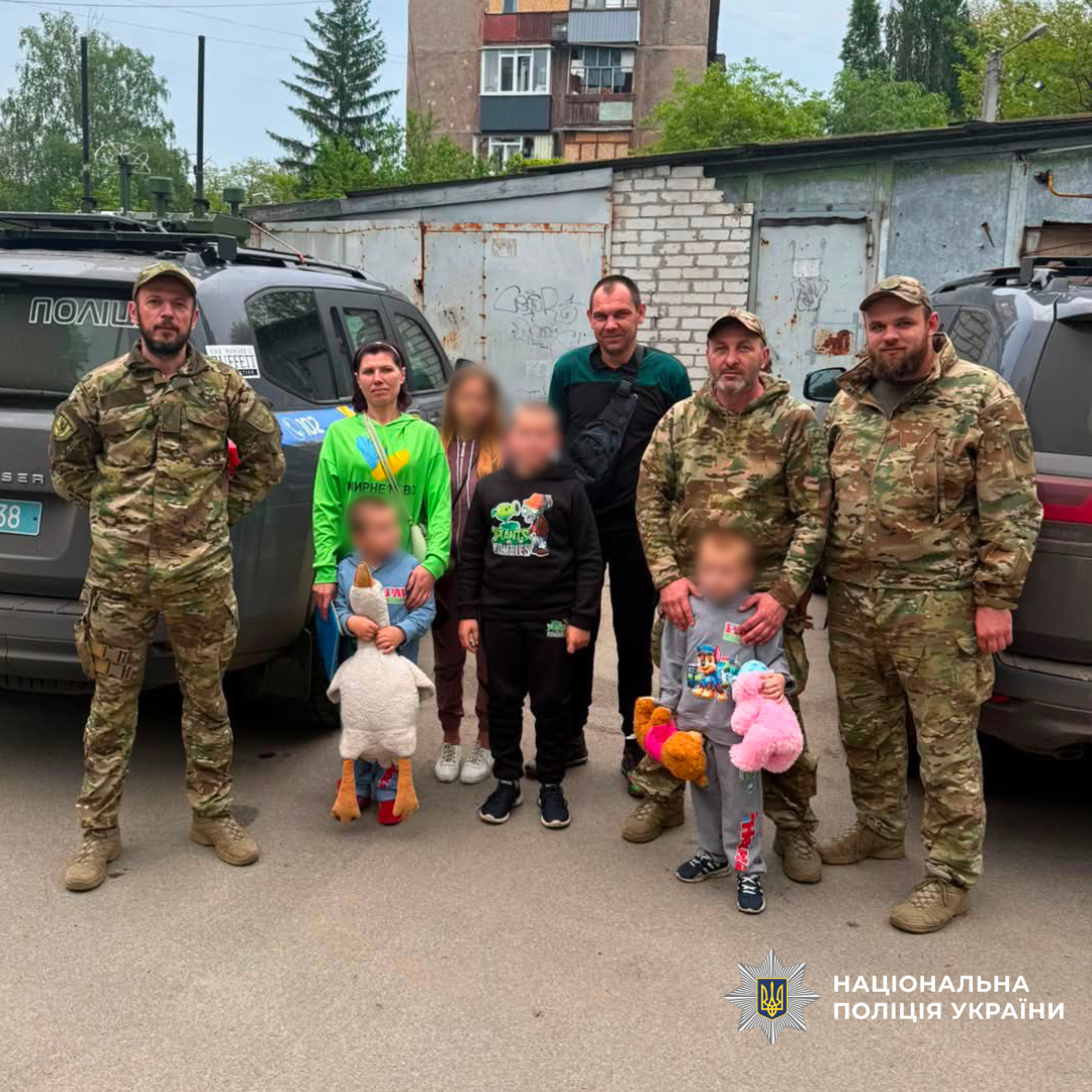 Поліцейські підрозділу «Білі Янголи» евакуювали 93 мешканці із небезпечних районів Харківщини