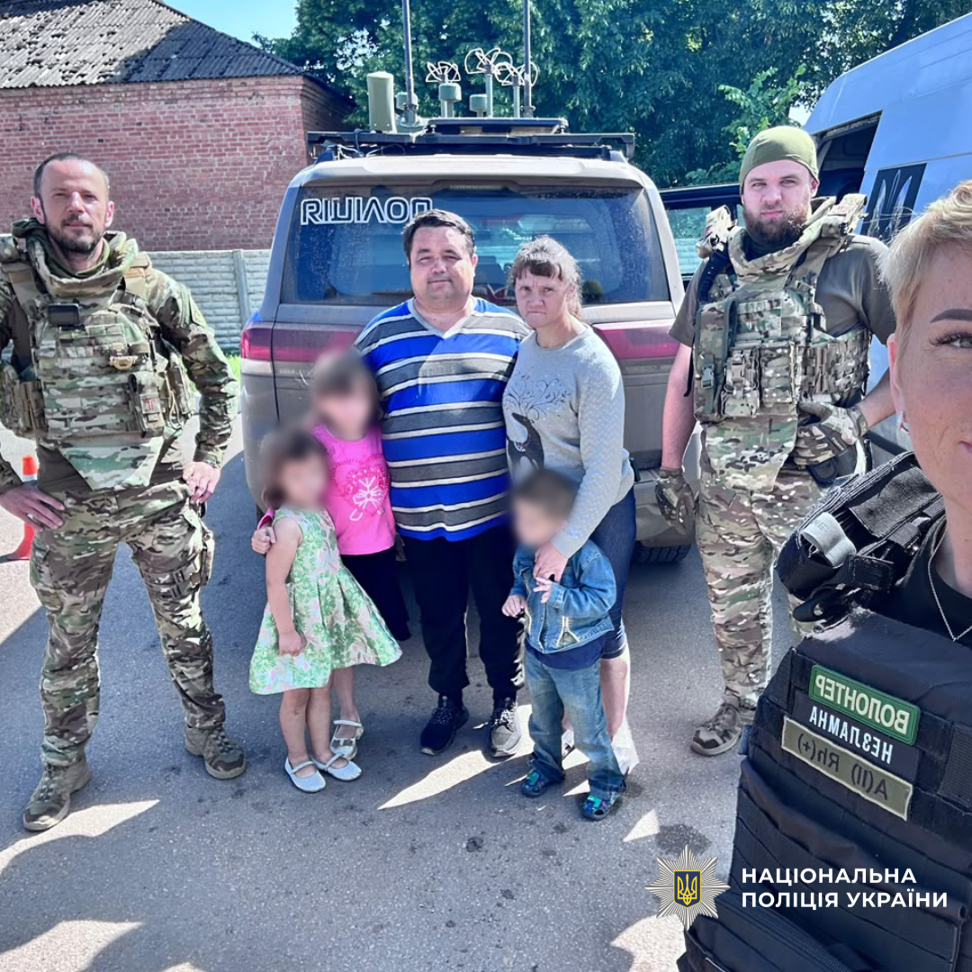 Поліцейські підрозділу «Білі Янголи» евакуювали 93 мешканці із небезпечних районів Харківщини