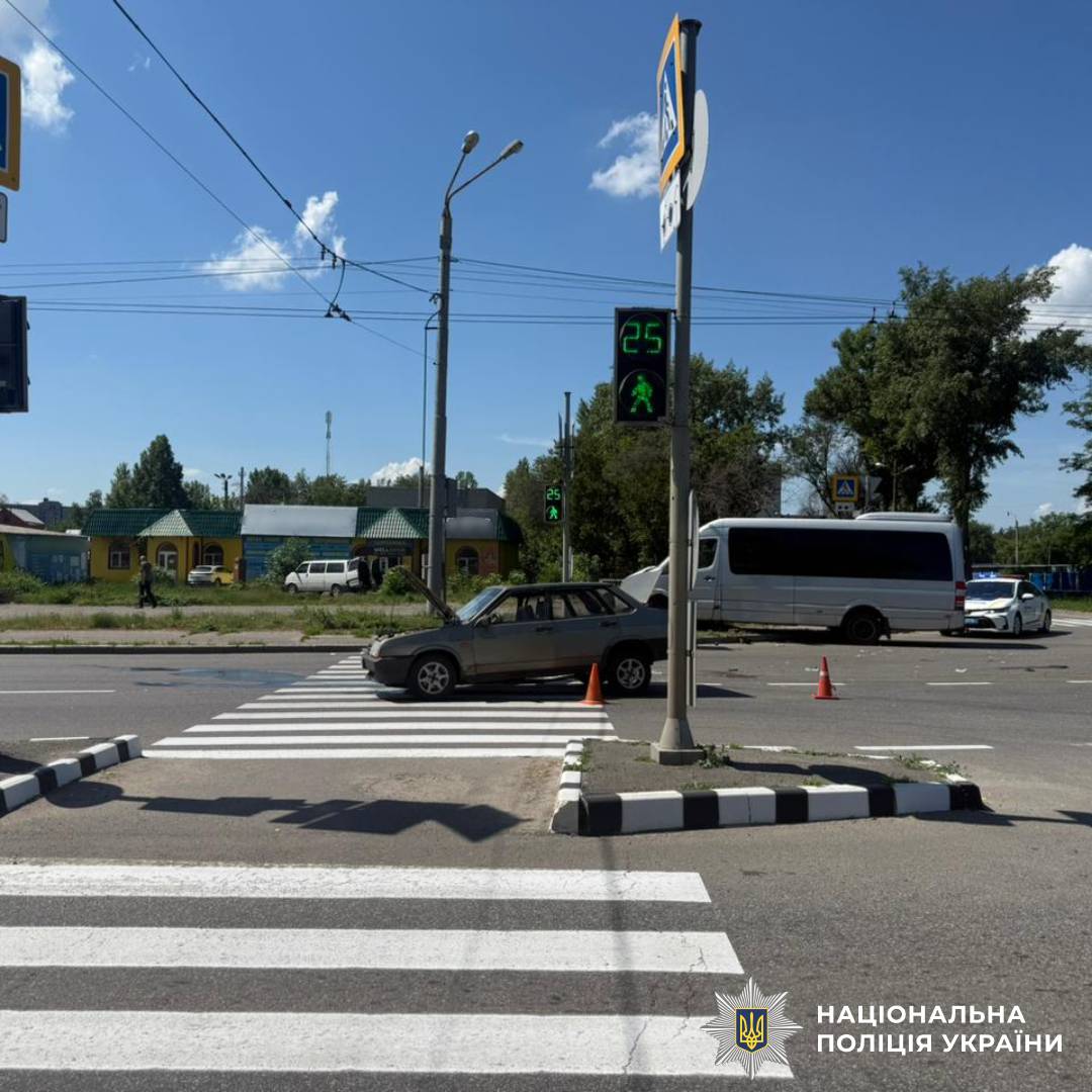Постраждали шестеро людей, серед яких троє дітей: поліція встановлює обставини ДТП у Харкові