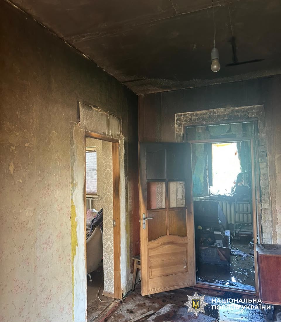 На фотографії зображено місце події, де відбулася пожежа.