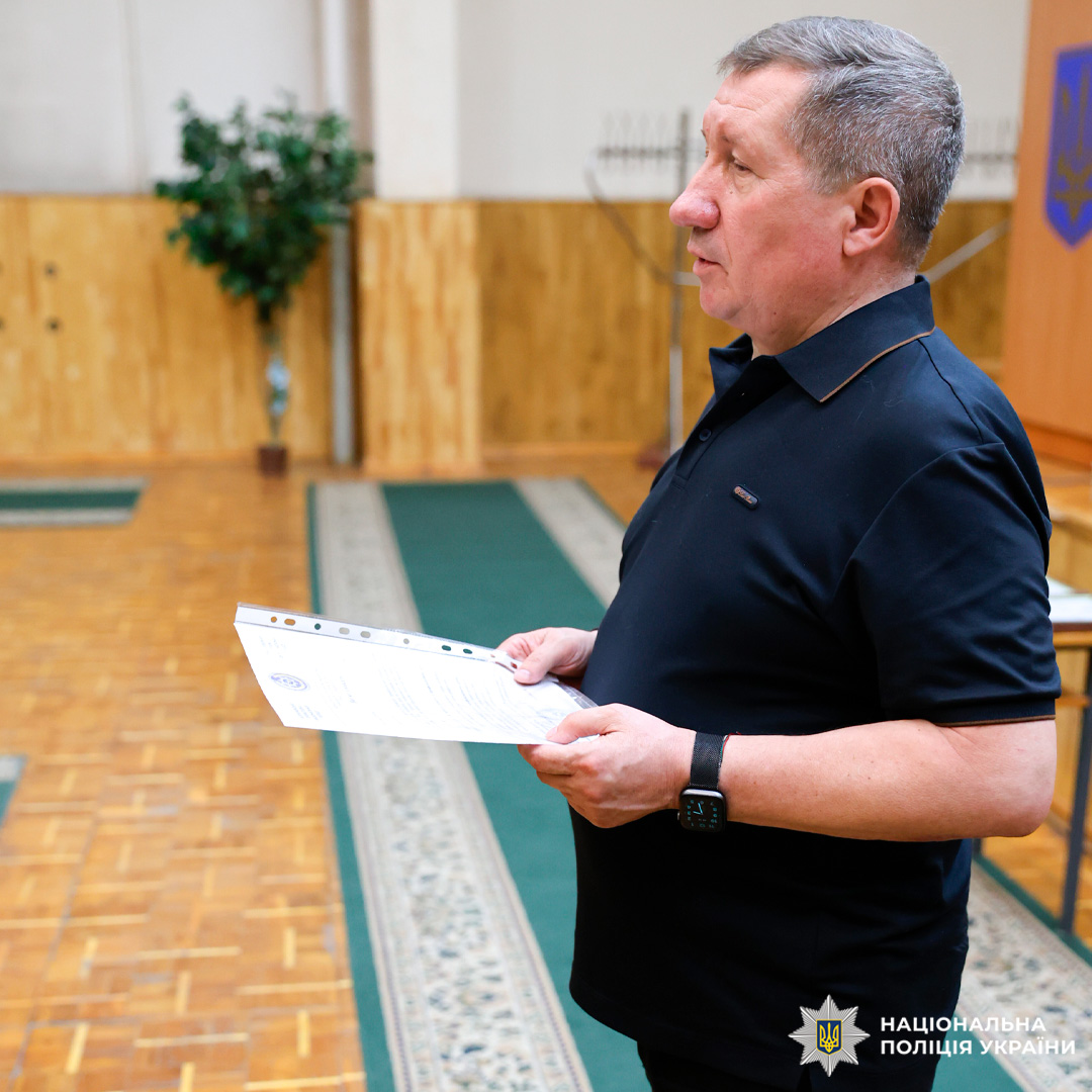 Поліцейські стрілецького батальйону Харківщини отримали відзнаки від профспілки Національної поліції України