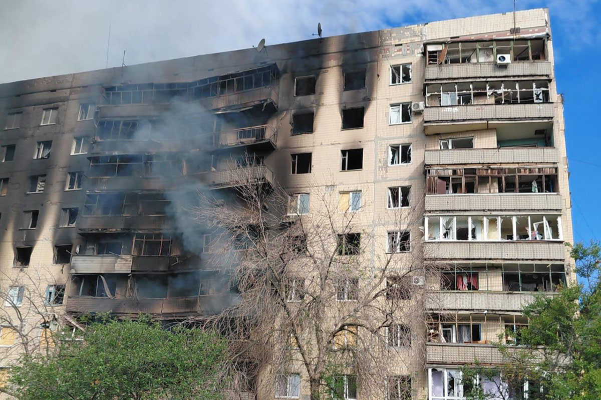 Пошкоджена багатоповерхівка