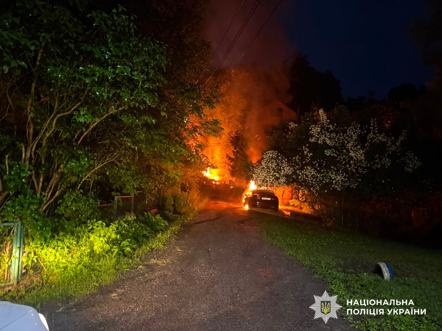 На фото зображене місце події після наслідків атаки