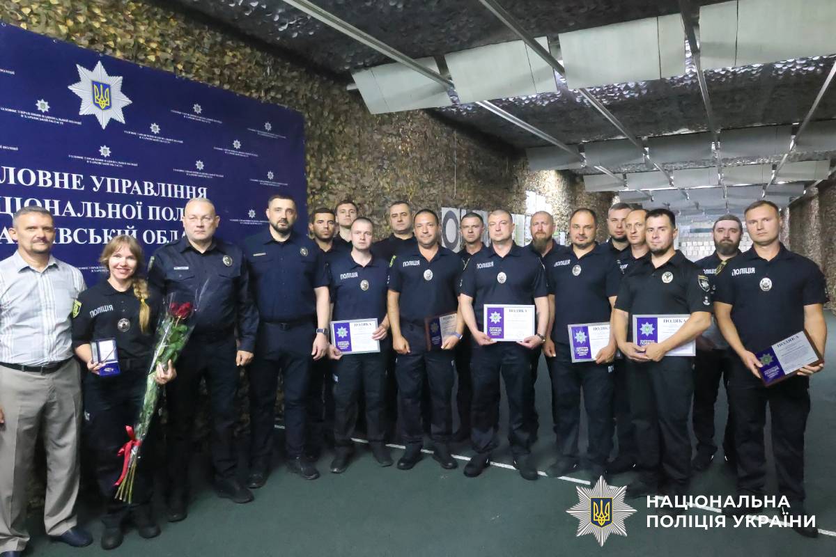 У поліції Харкова привітали працівників вибухотехнічної служби та внутрішнього аудиту з професійними святами