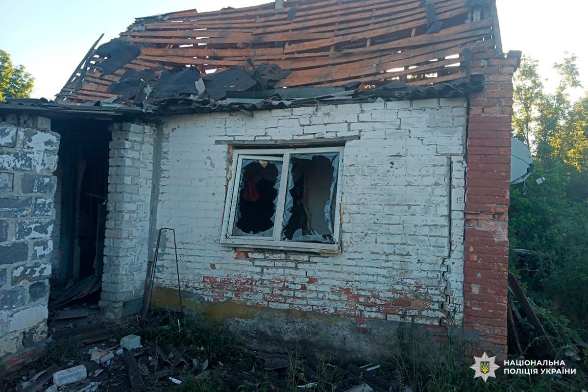 Одна людина загинула, троє постраждали: слідчі продовжують документувати наслідки воєнних злочинів країни-агресора на Харківщині