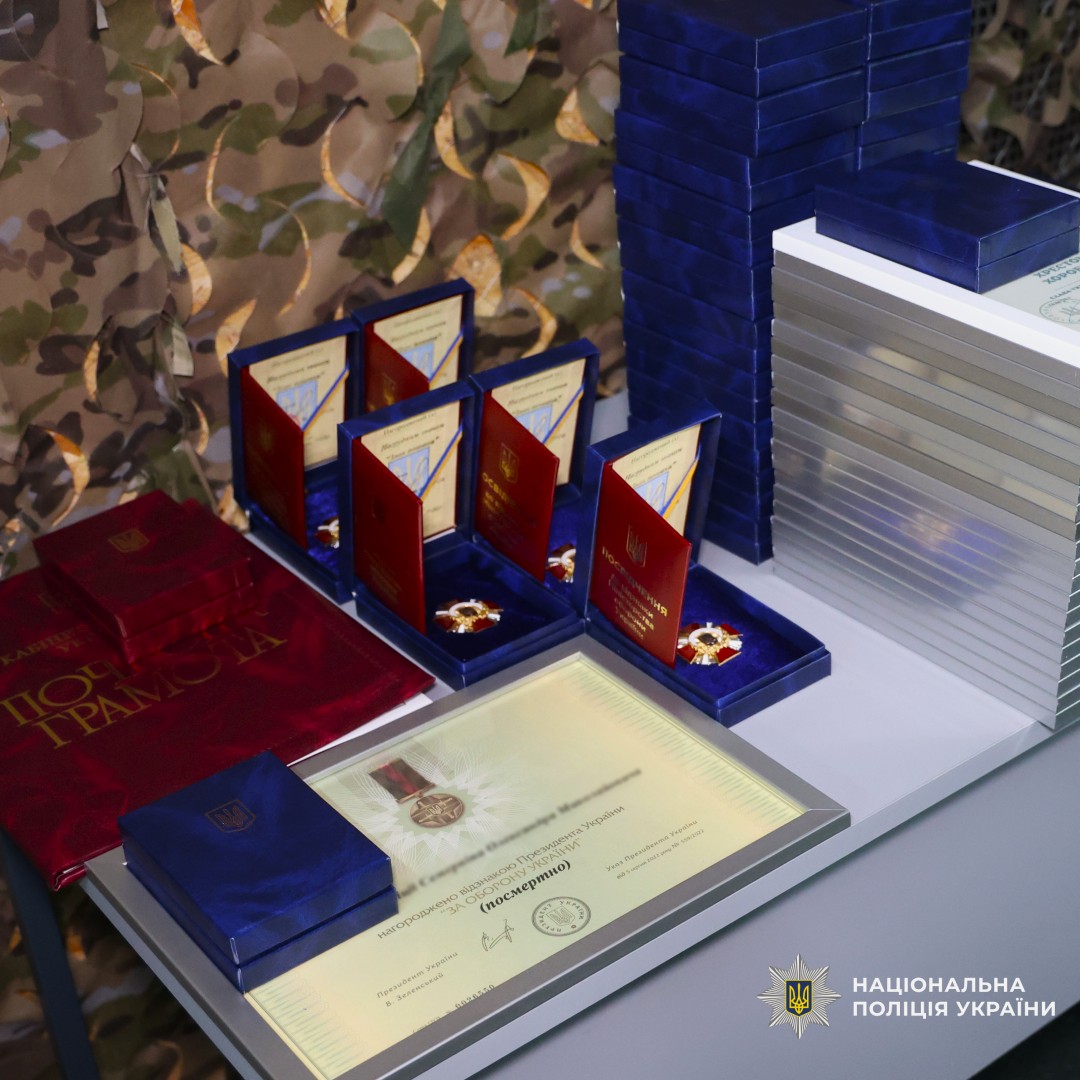 У Харкові вшанували пам’ять загиблого поліцейського та відзначили бійців підрозділів поліції особливого призначення