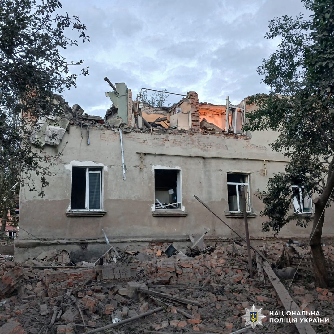 Двоє людей загинули, ще 13 постраждали, серед яких діти: поліцейські документують наслідки ударів окупантів по Харківщині