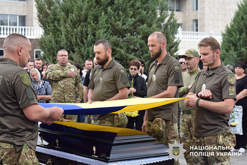 Назавжди 27: на Хмельниччині попрощалися із загиблим на війні бійцем Об’єднаної штурмової бригади Нацполіції «Лють» Миколою Рижиком