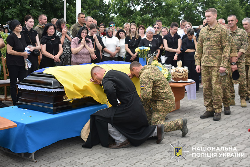 Назавжди 27: на Хмельниччині попрощалися із загиблим на війні бійцем Об’єднаної штурмової бригади Нацполіції «Лють» Миколою Рижиком